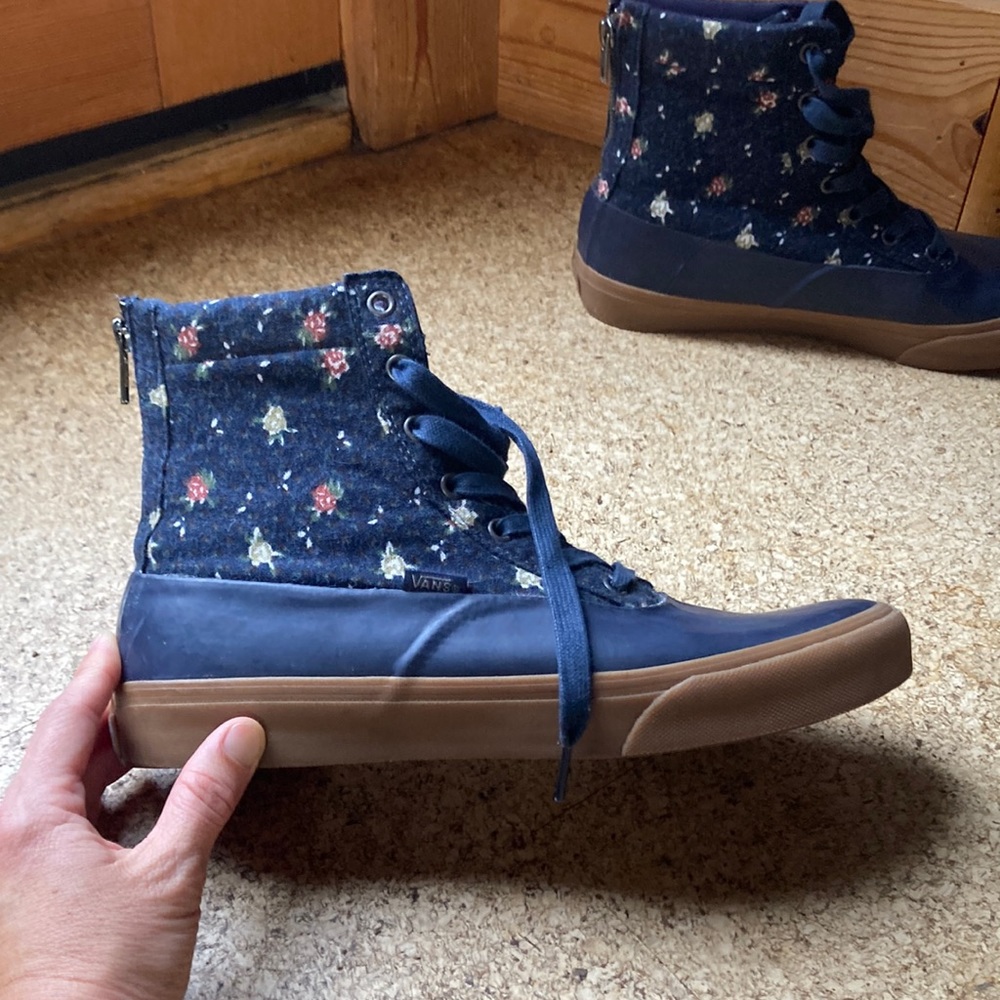 Never Worn. - image 2